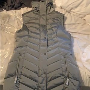 NWT Eddie Bauer sun valley down vest sz SMall